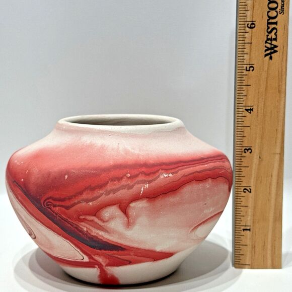 Vintage Nemadji Pottery Swirl Vase Handmade in USA Red Pink Native American - Picture 10 of 10